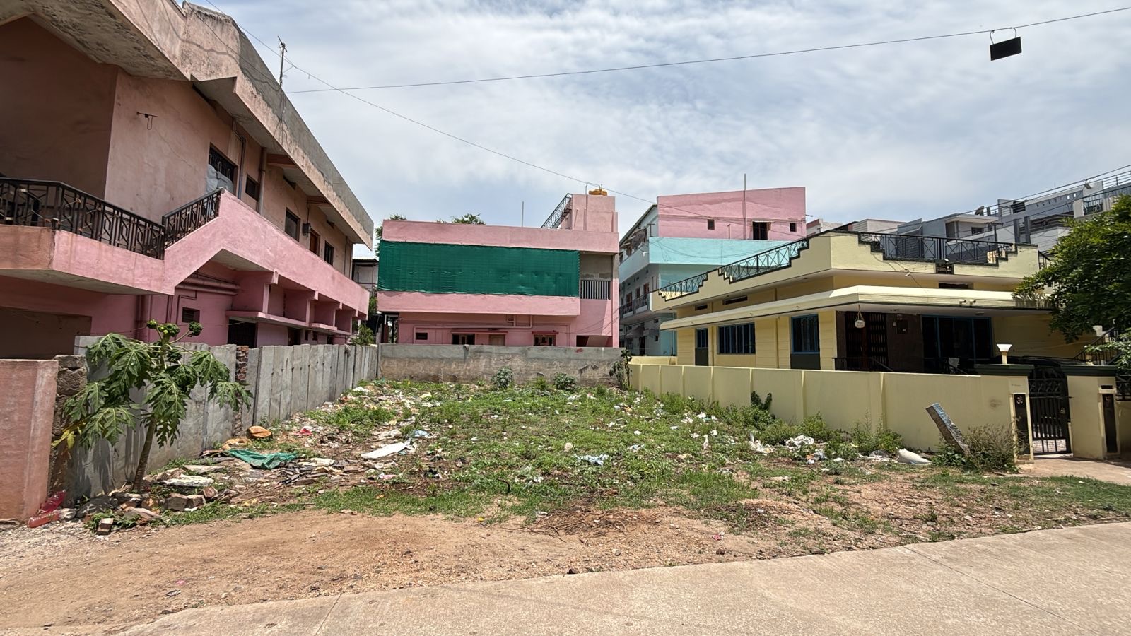 Plot for Sell in Fort near near Shree Medha college, ballari.